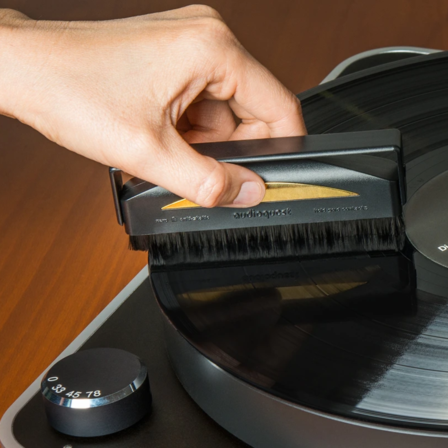 AudioQuest Gold Anti-Static Record Brush