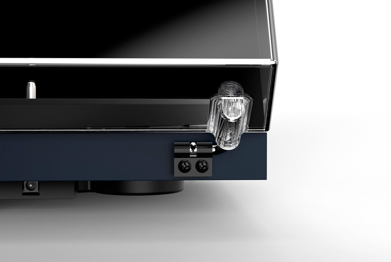Pro-ject- Debut Carbon Evo (2M Red) Turntable