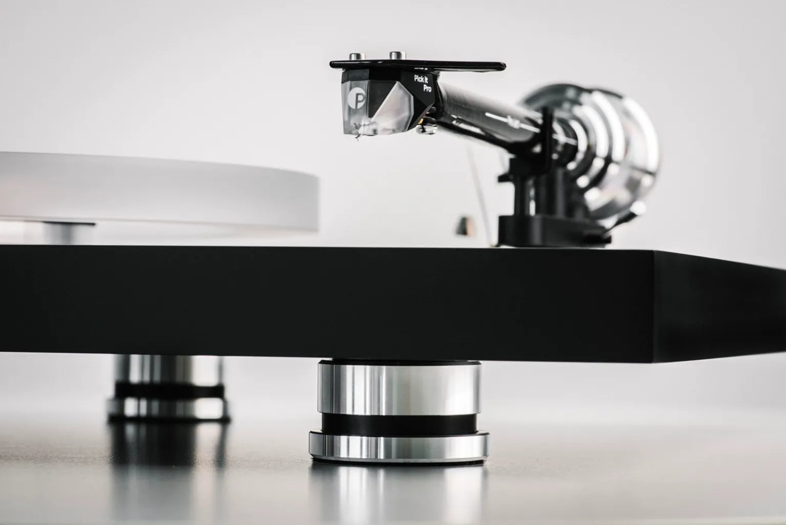 Pro-Ject Debut Reference 10 (Pick It PRO B) - Satin Black