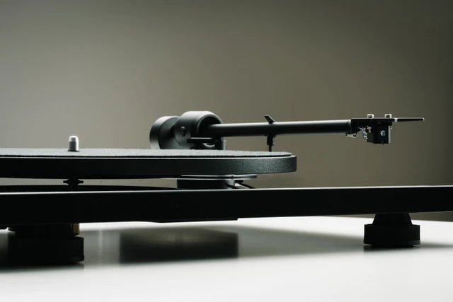 Pro-Ject E1.2 Turntable with Pick it MM E Cartridge