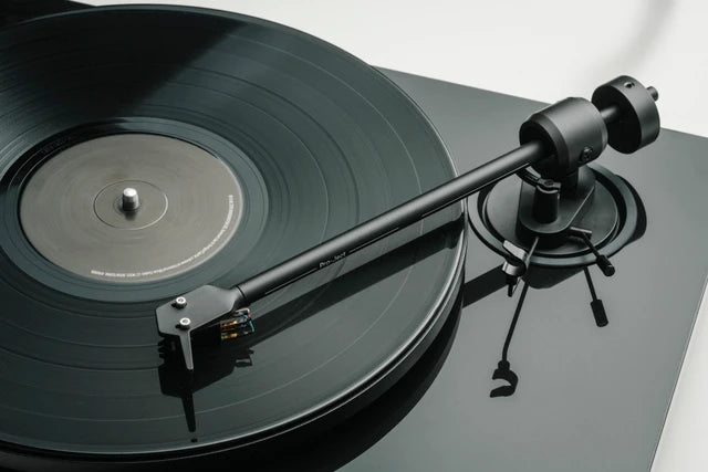 Pro-Ject E1.2 Turntable with Pick it MM E Cartridge
