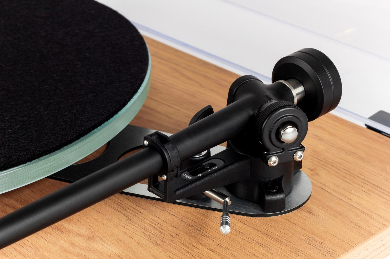 REGA PLANAR 3 TURNTABLE