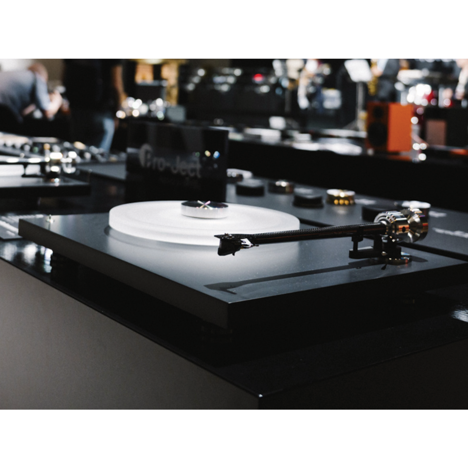 Pro-Ject Debut Reference 12 Turntable