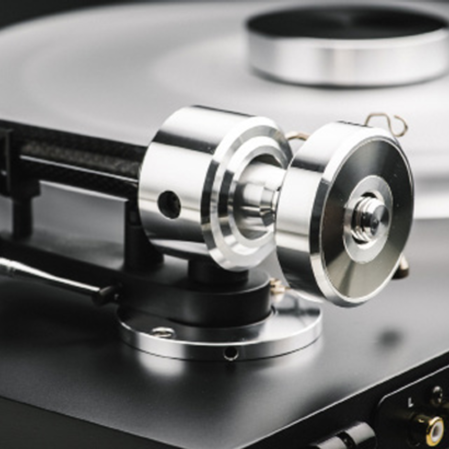 Pro-Ject Debut Reference 12 Turntable