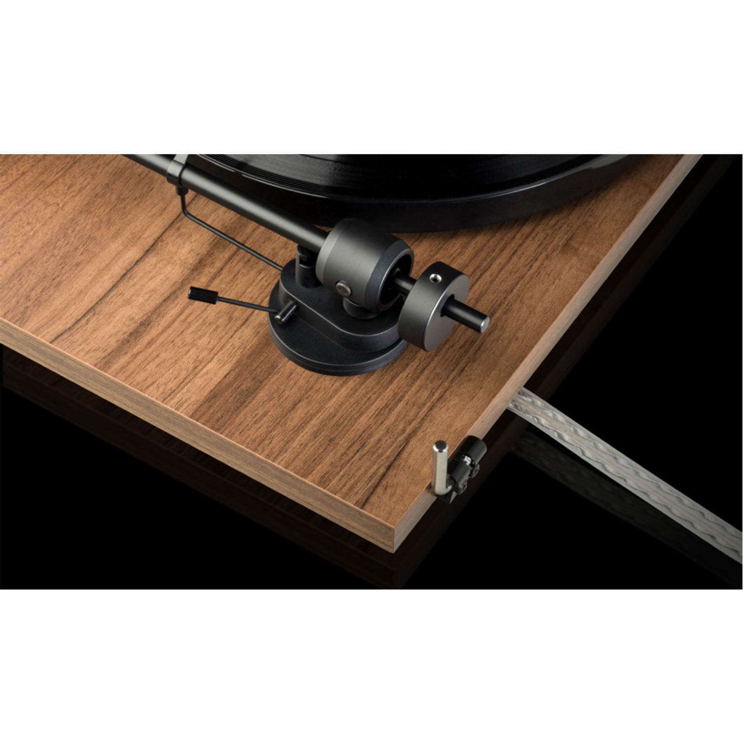 Pro-Ject E1 Phono SE Turntable