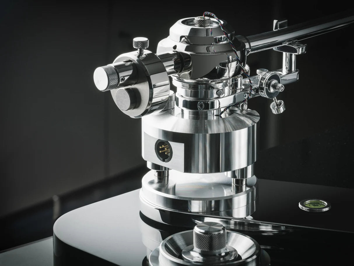 Pro-Ject Signature 12.2 Turntable