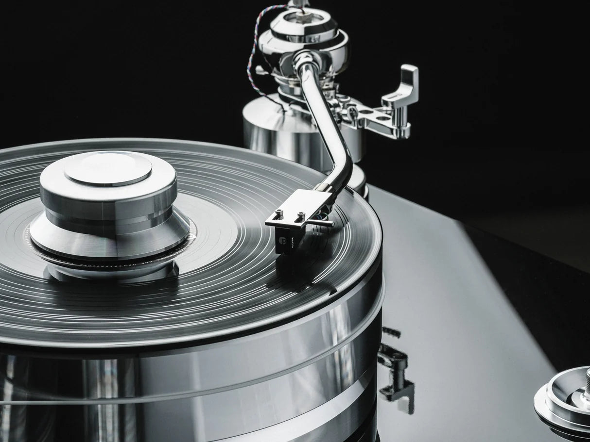 Pro-Ject Signature 12.2 Turntable