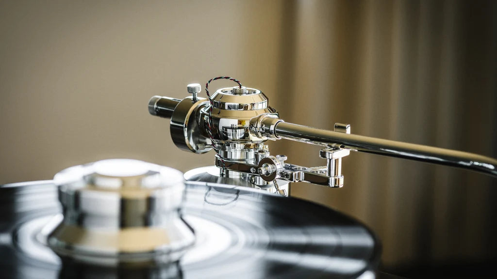 Pro-Ject Signature 12.2 Turntable