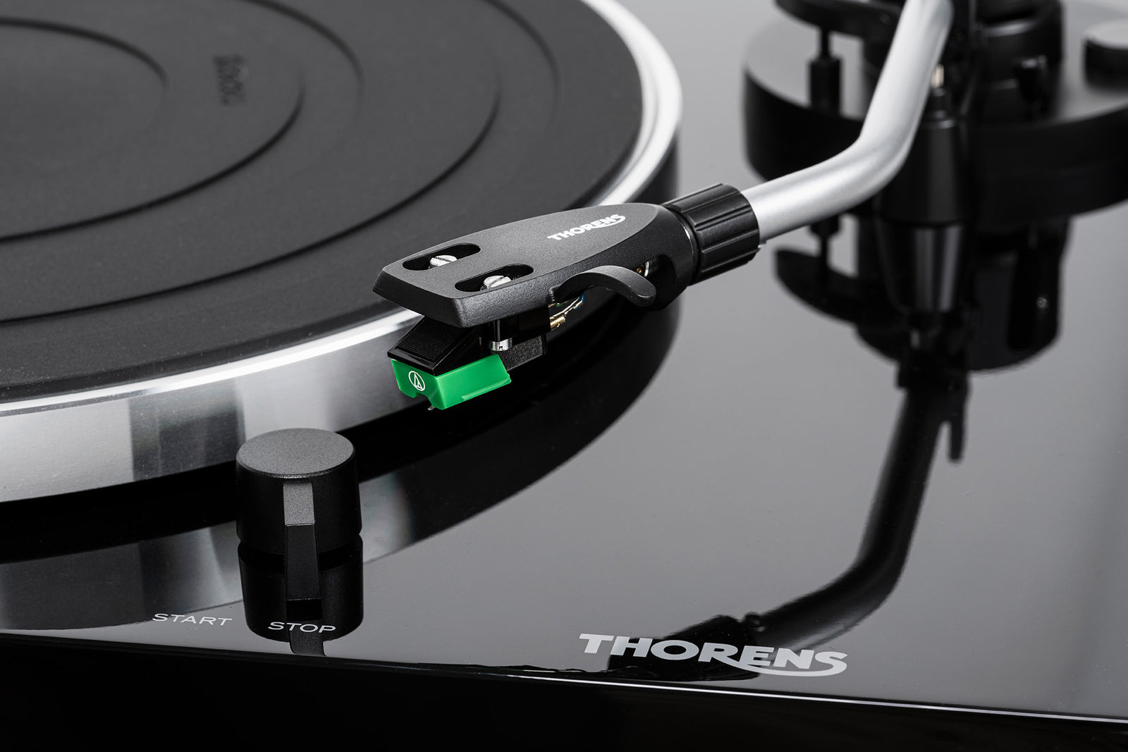 THORENS TD 204 TURNTABLE