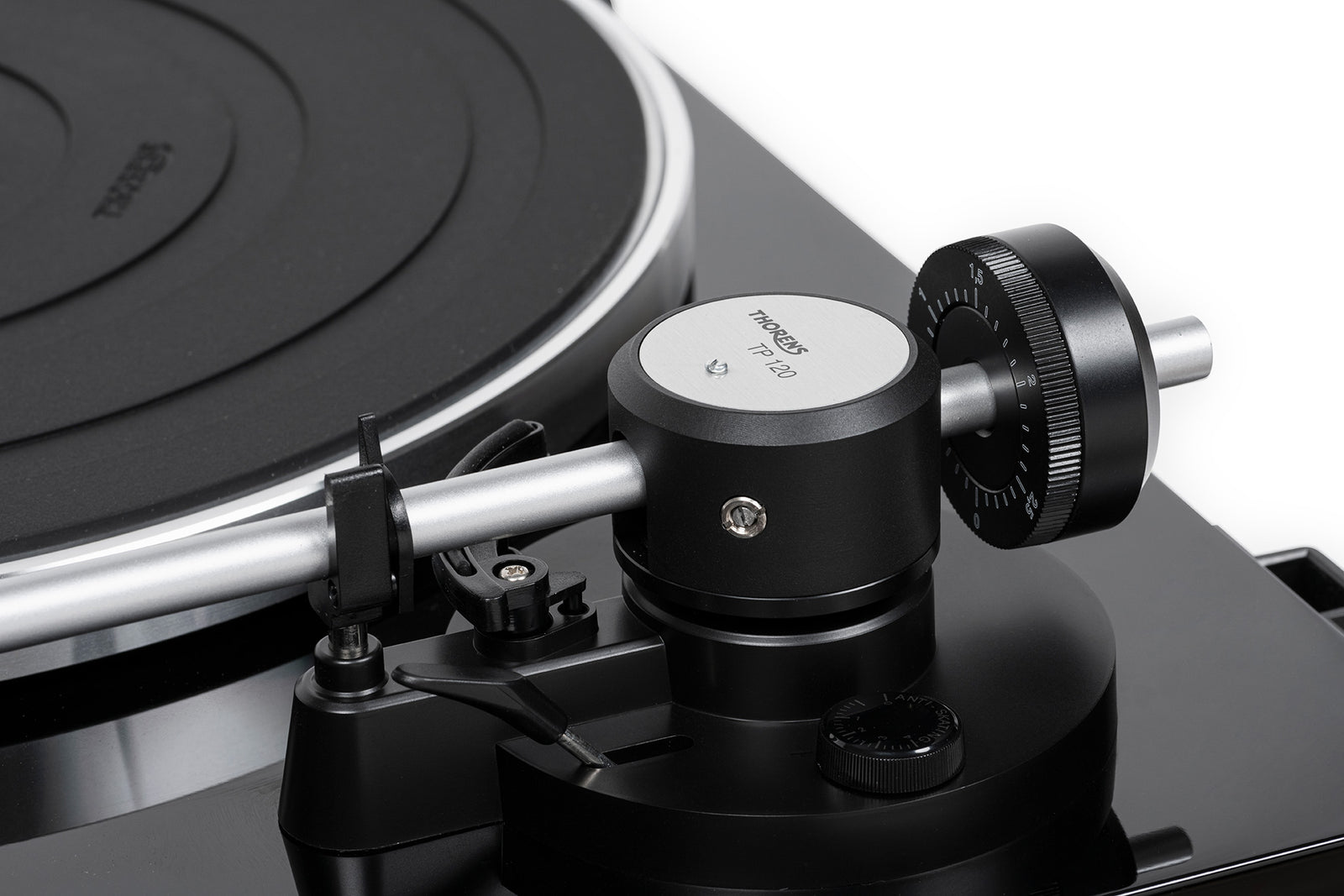 THORENS TD 204 TURNTABLE