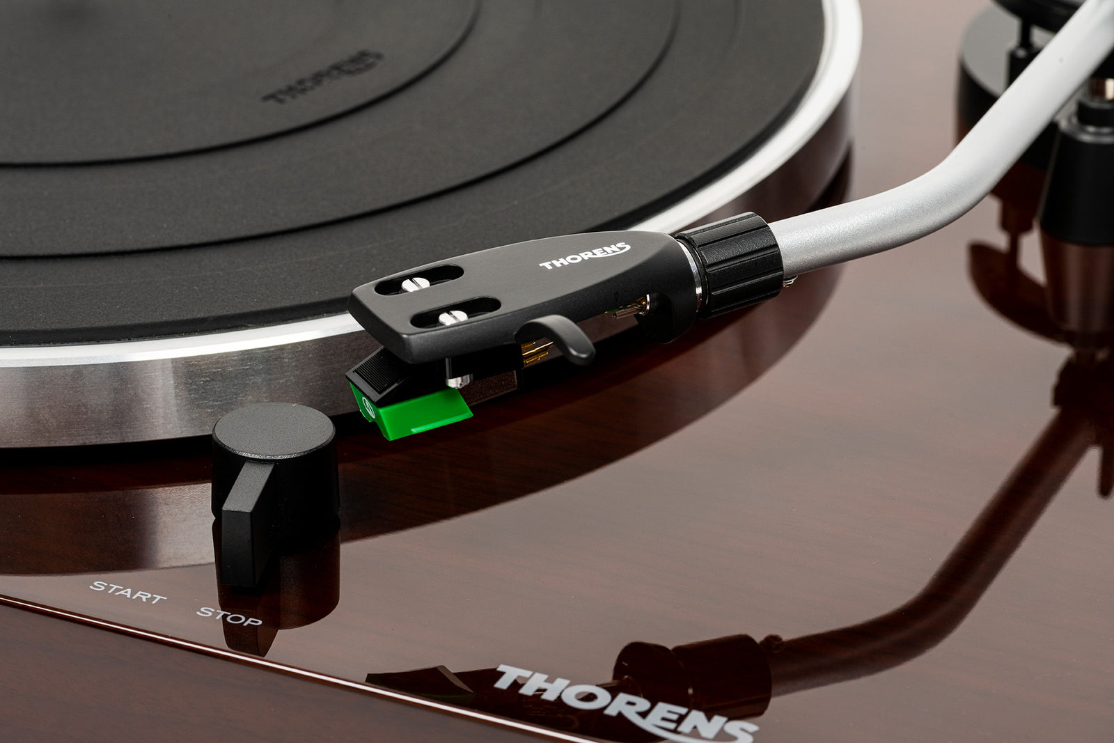 THORENS TD 204 TURNTABLE