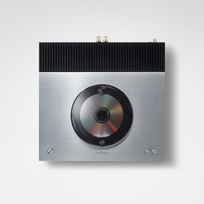 Built-In Phono Stage, CD Player, and FM Tuner