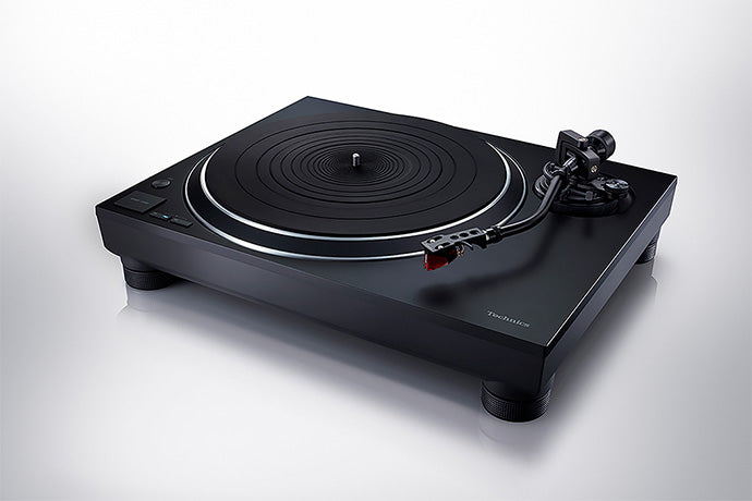 Technics SL-1500C Premium Class Direct Drive Turntable System is available at vinylsound.ca at the best price. The Latest Coreless Direct Drive Motor Achieves High-precision Stable Rotation The technologies acquired through the development of the SL-1200 Series and the high-end SL-1000R model were lavishly inserted into the motor drive unit, a key part of the turntable.